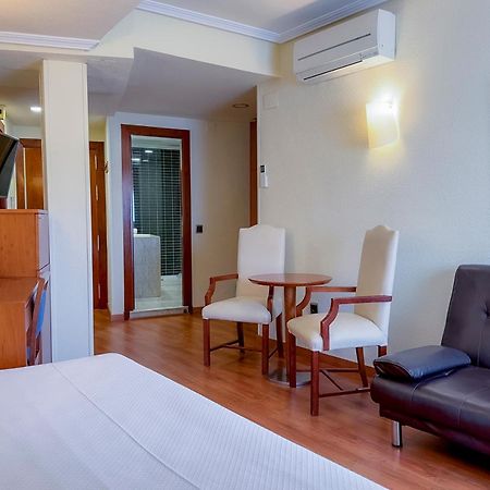 Torreluz Apartamentos Алмерия Екстериор снимка