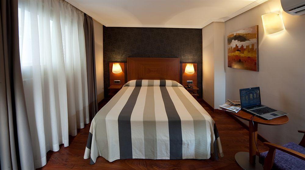 Torreluz Apartamentos Алмерия Екстериор снимка