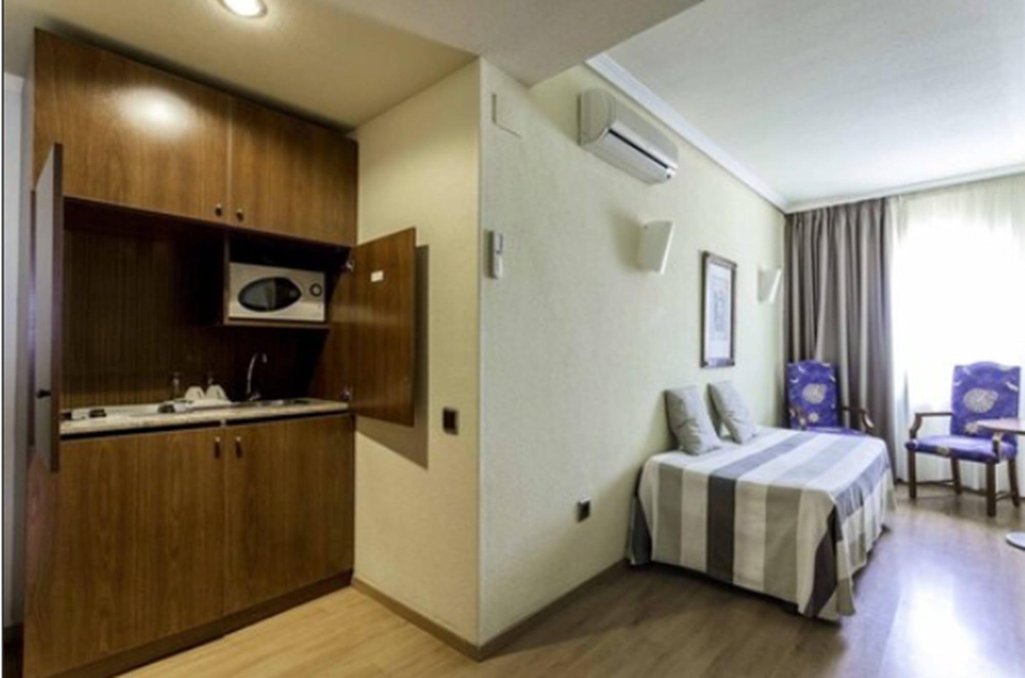Torreluz Apartamentos Алмерия Екстериор снимка