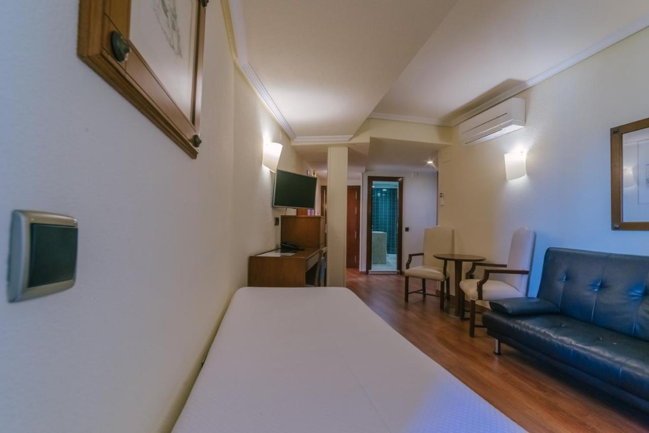 Torreluz Apartamentos Алмерия Екстериор снимка