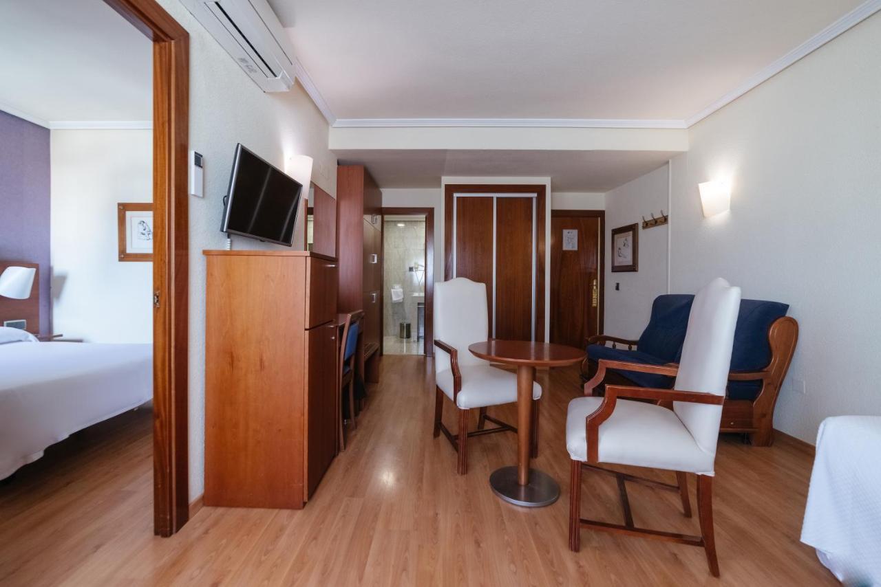 Torreluz Apartamentos Алмерия Екстериор снимка