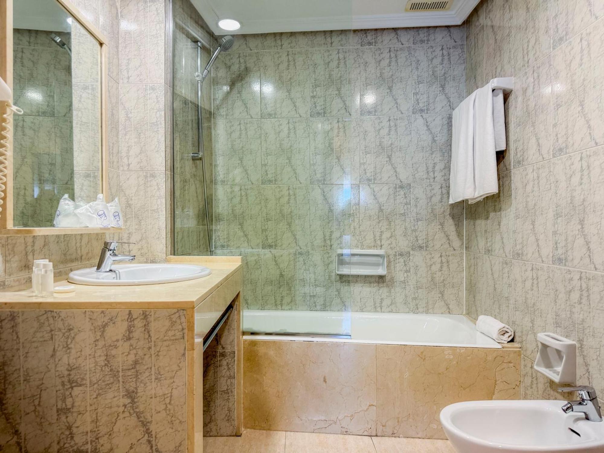 Torreluz Apartamentos Алмерия Екстериор снимка