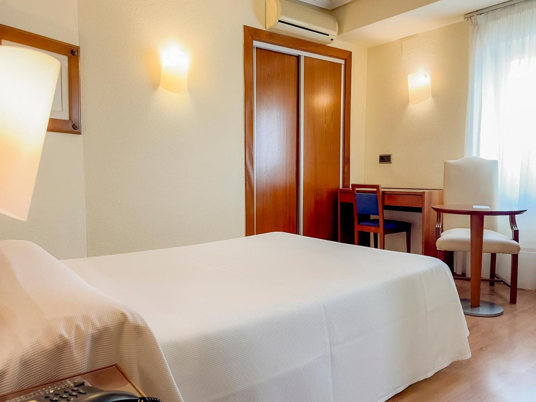 Torreluz Apartamentos Алмерия Екстериор снимка